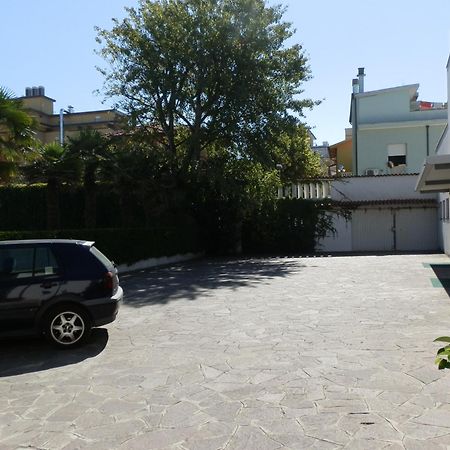 Hotel Nautic B&B Беллария-Иджеа-Марина Экстерьер фото