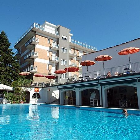 Hotel Nautic B&B Беллария-Иджеа-Марина Экстерьер фото