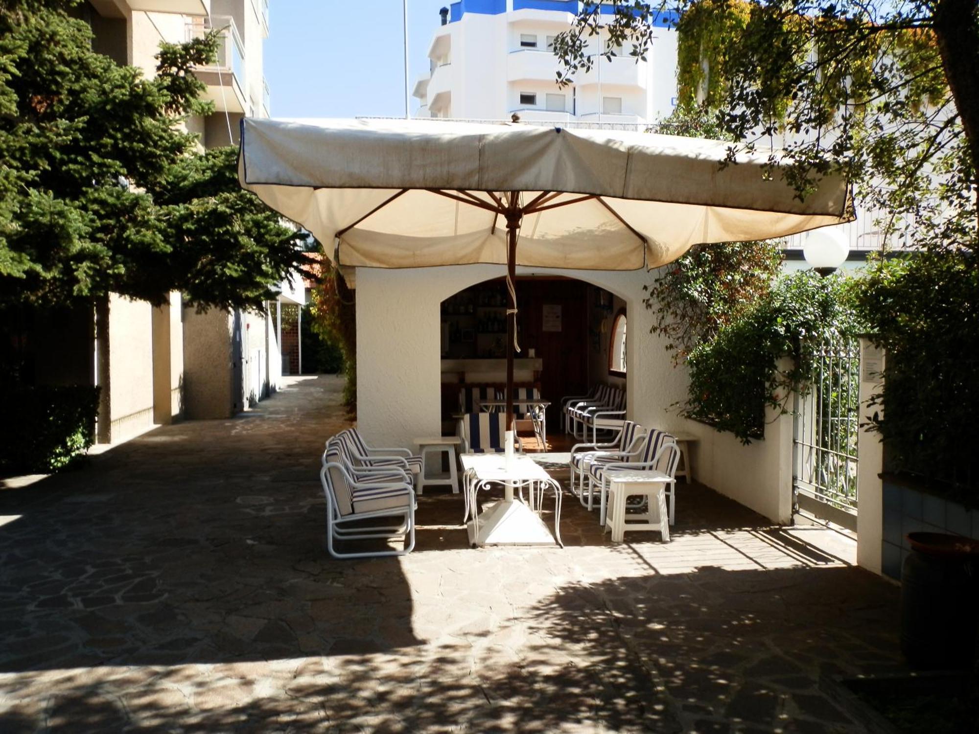 Hotel Nautic B&B Беллария-Иджеа-Марина Экстерьер фото