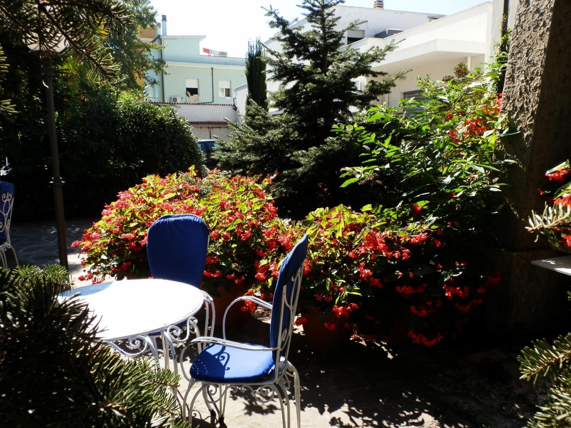Hotel Nautic B&B Беллария-Иджеа-Марина Экстерьер фото