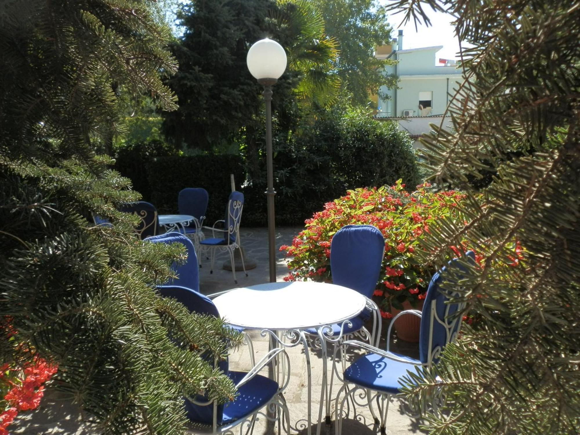 Hotel Nautic B&B Беллария-Иджеа-Марина Экстерьер фото