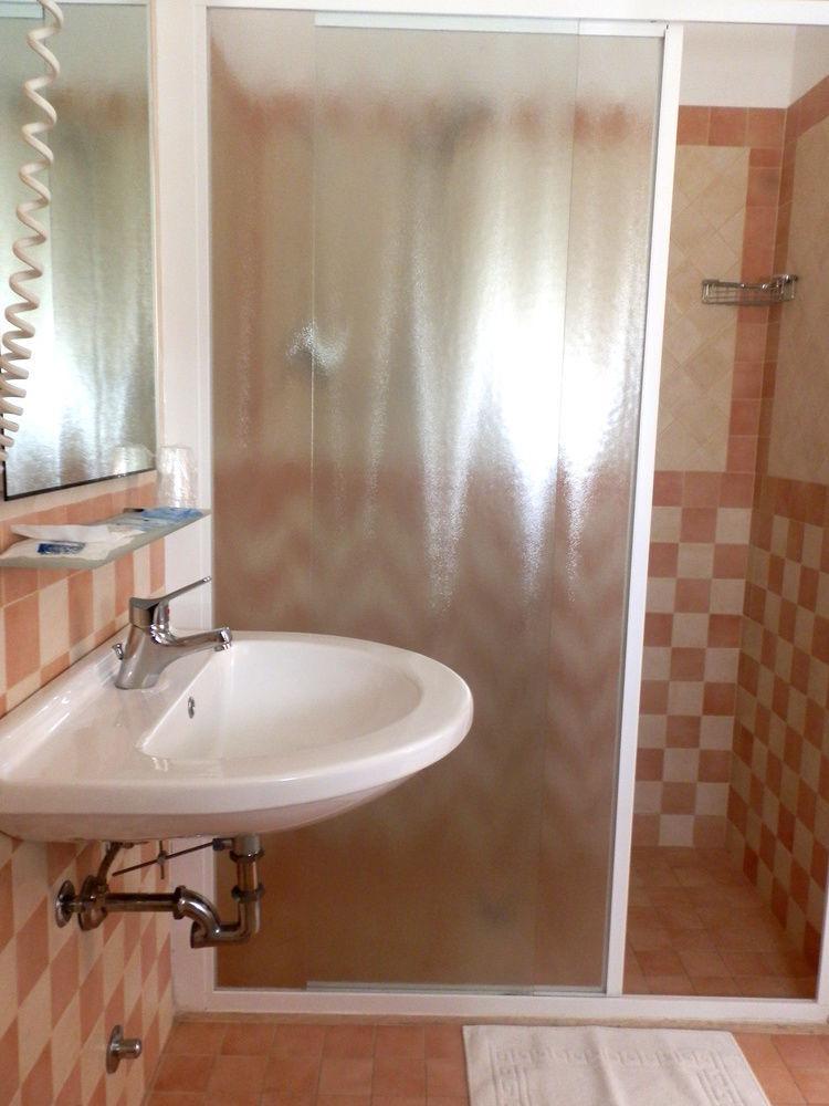 Hotel Nautic B&B Беллария-Иджеа-Марина Экстерьер фото
