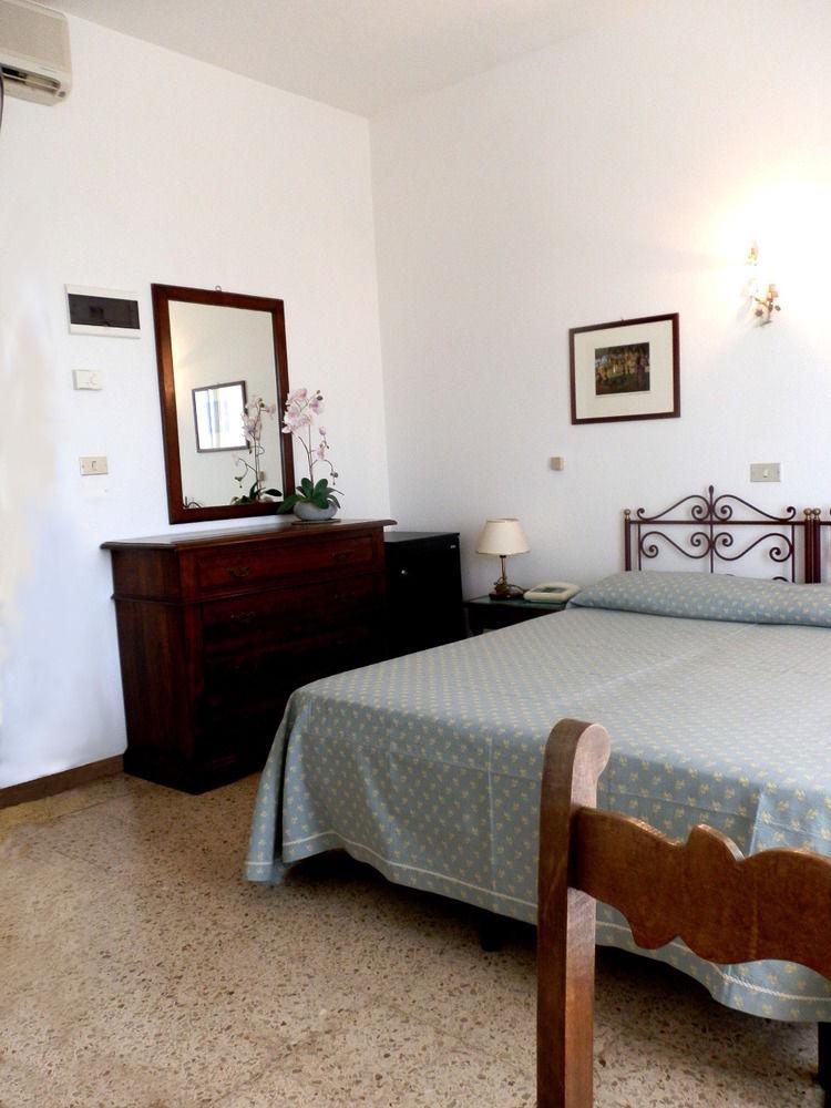 Hotel Nautic B&B Беллария-Иджеа-Марина Экстерьер фото