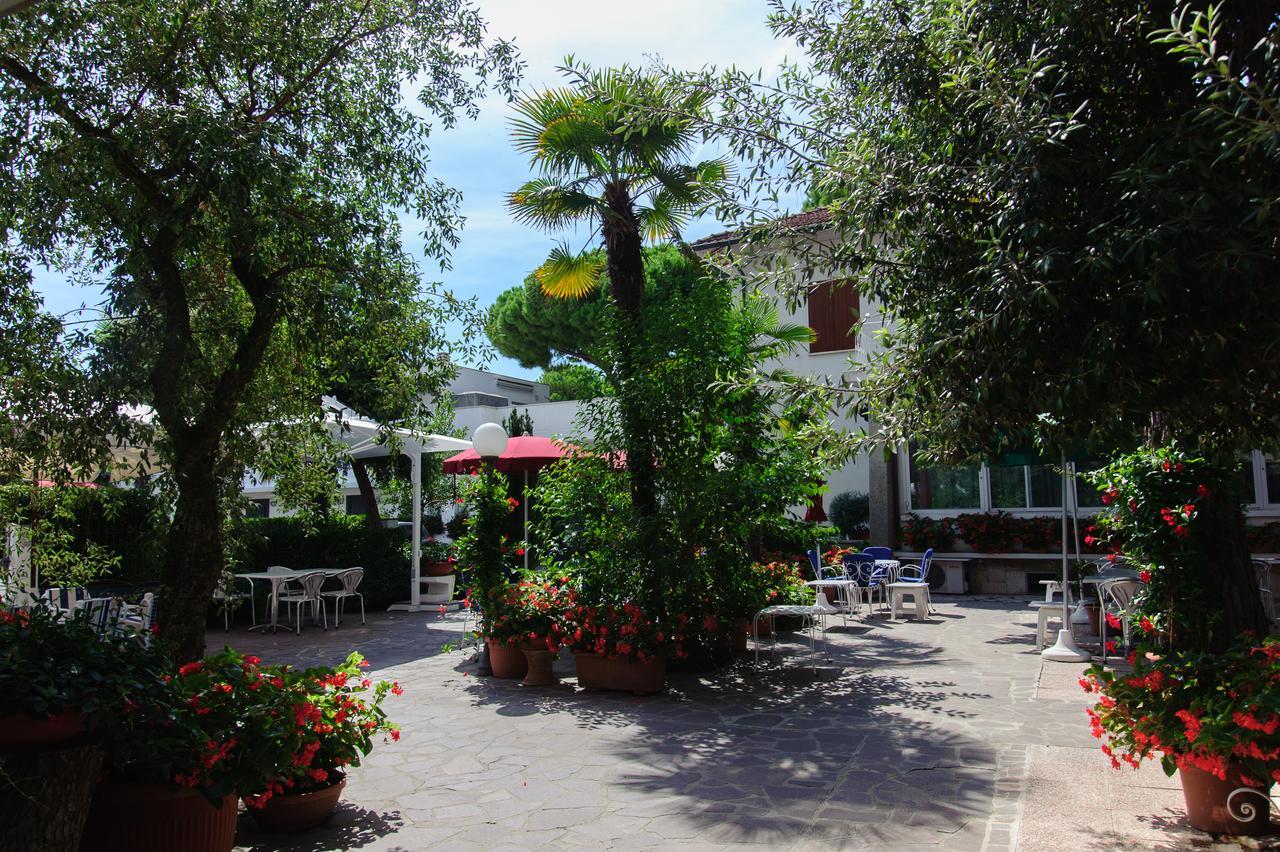 Hotel Nautic B&B Беллария-Иджеа-Марина Экстерьер фото