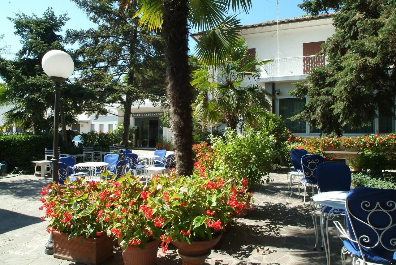Hotel Nautic B&B Беллария-Иджеа-Марина Экстерьер фото