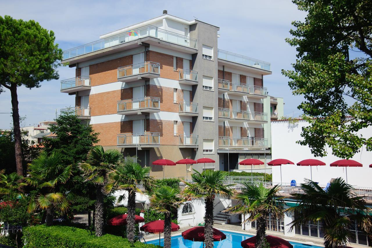 Hotel Nautic B&B Беллария-Иджеа-Марина Экстерьер фото