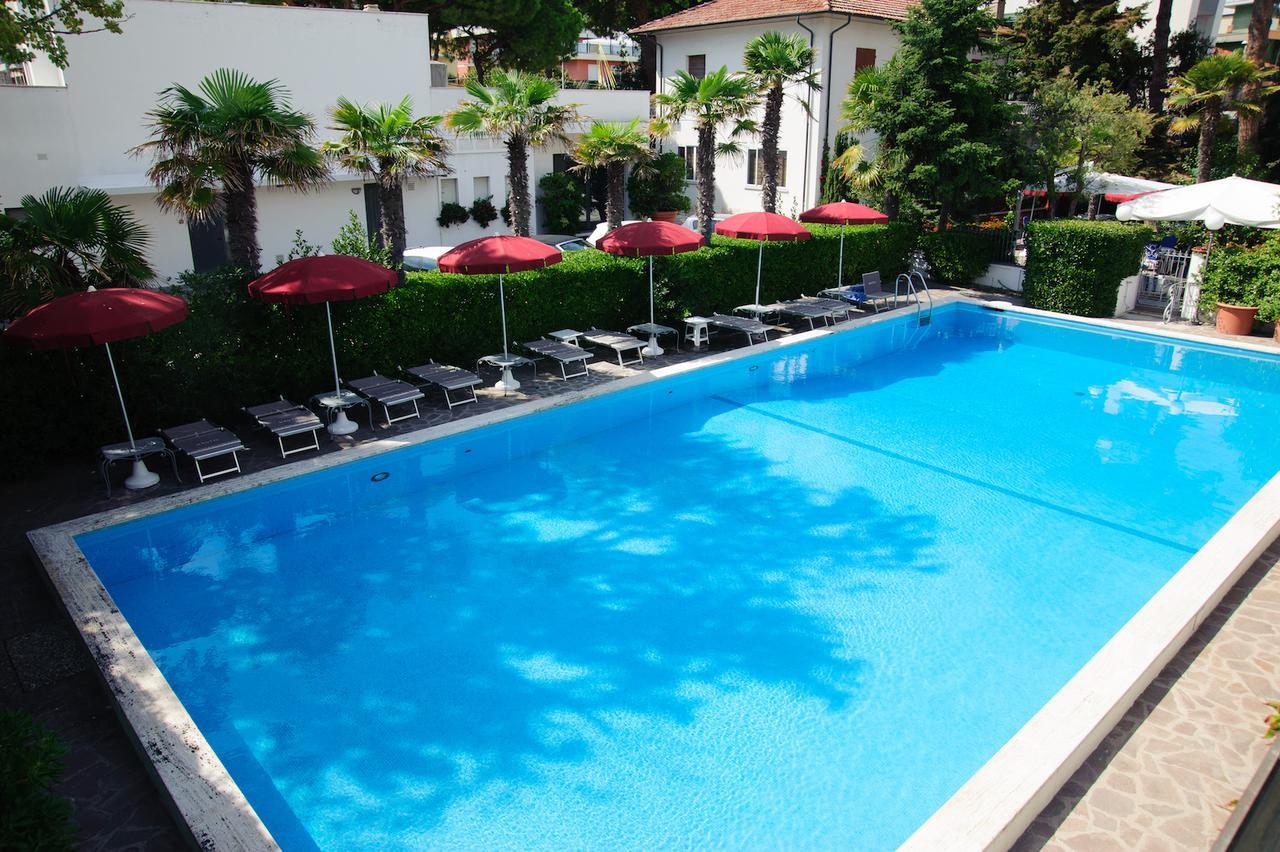 Hotel Nautic B&B Беллария-Иджеа-Марина Экстерьер фото